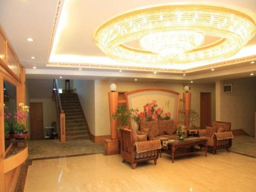 Lian Yun Hotel Kunming Exterior foto